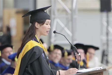 葉采衢父親|150年來首位台灣女孩站上柏克萊畢典演講，期許全體畢業生「讓。